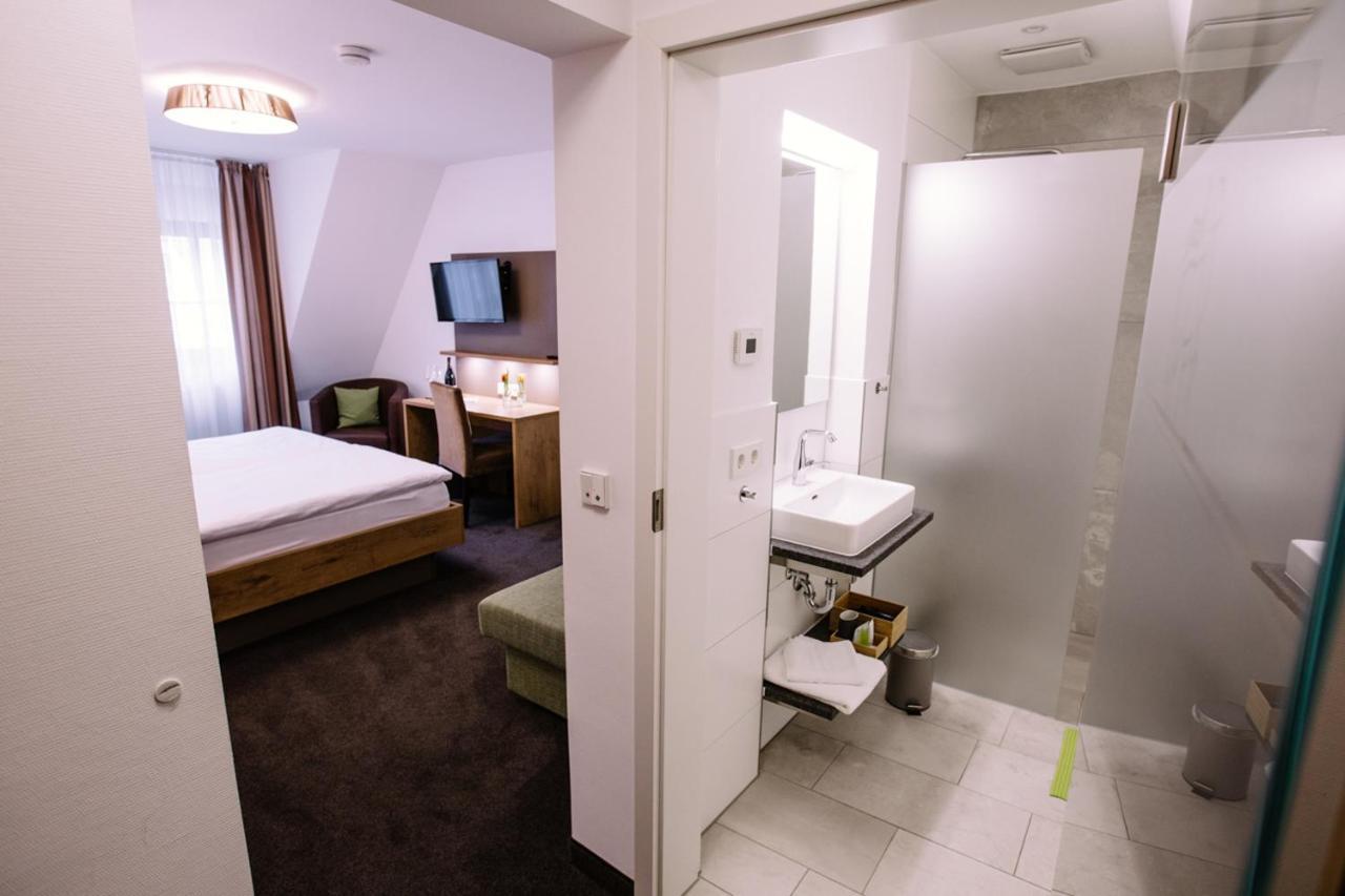 Hotel Restaurant Lamm Rosswag ファイインゲン・アン・デア・エンツ エクステリア 写真